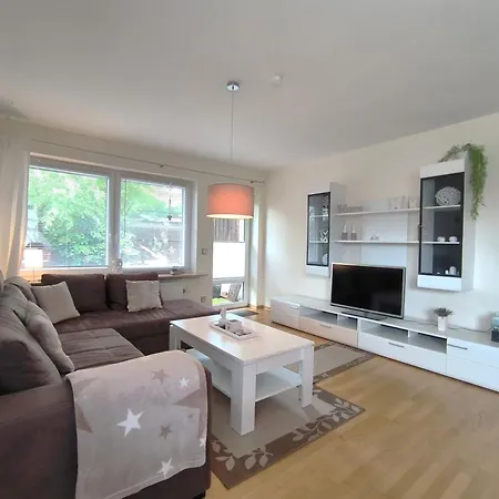 Kiara - Mit Terrasse, 2 Schlafzimmern Und Einem Grossem Wohnzimmer 한데비트