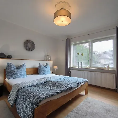 아파트 Kiara - Mit Terrasse, 2 Schlafzimmern Und Einem Grossem Wohnzimmer *